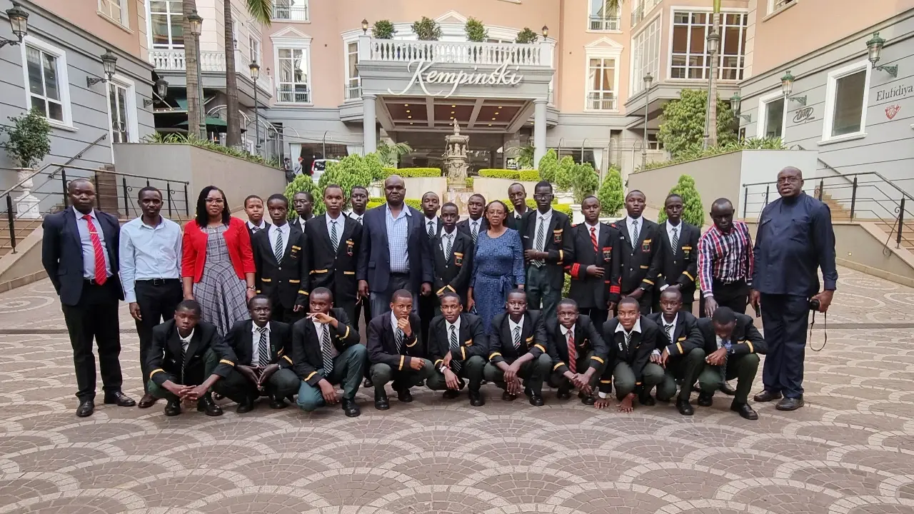 Students on an educational exposure visit